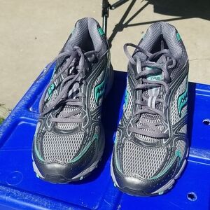 Saucony Grid Ridge women's Sz11